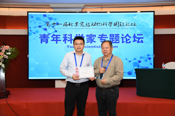 8-黄镇1.jpg