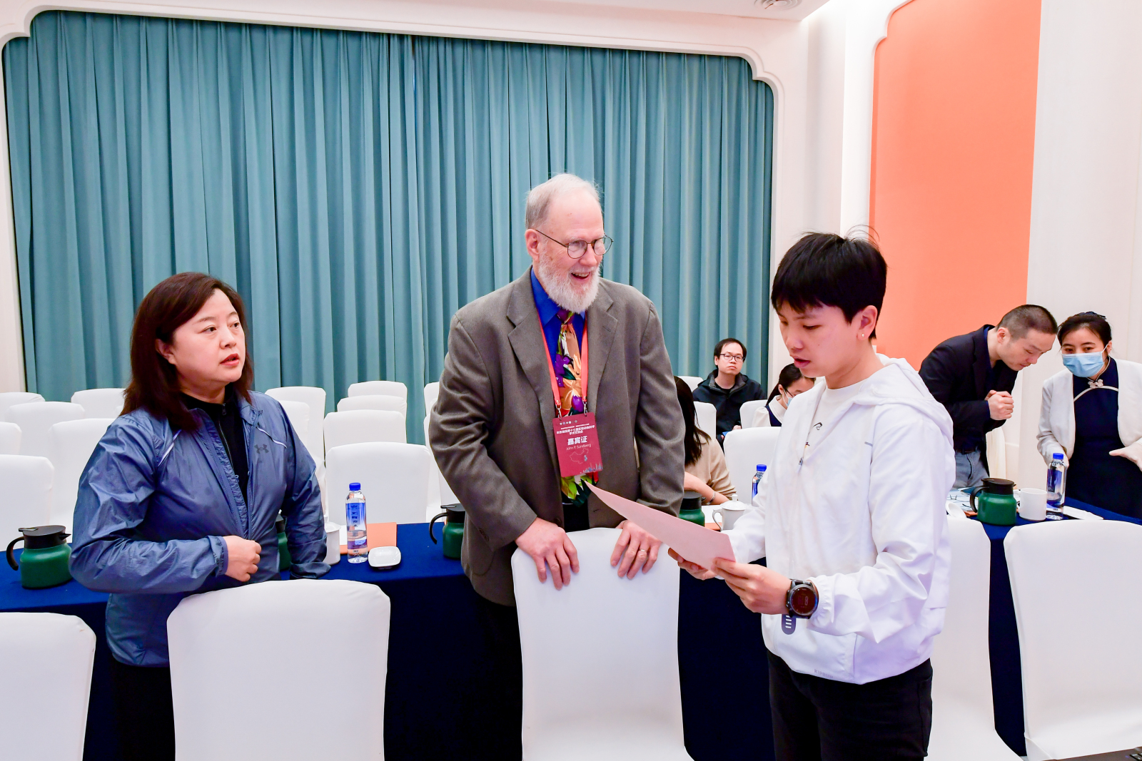 会场交流2.jpg