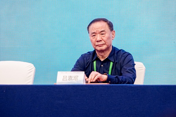 吕素军.jpg